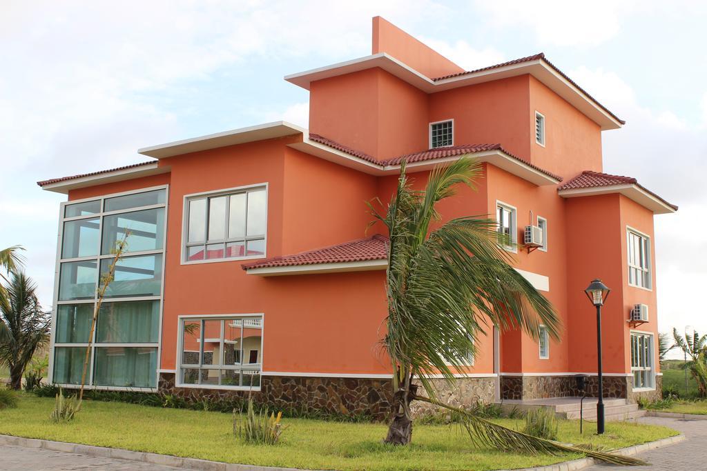 Golden Peacock Resort Hotel Бейра Номер фото