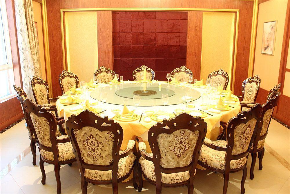 Golden Peacock Resort Hotel Бейра Екстер'єр фото