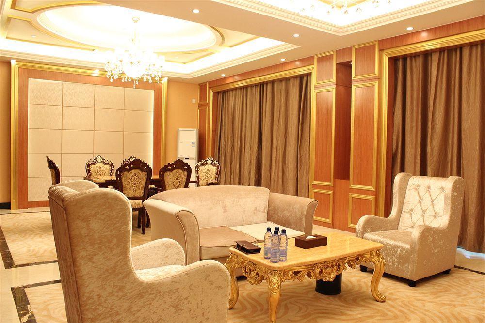 Golden Peacock Resort Hotel Бейра Екстер'єр фото