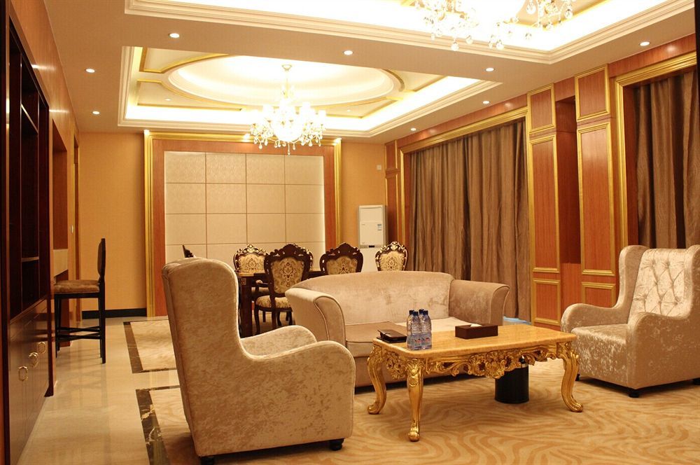 Golden Peacock Resort Hotel Бейра Екстер'єр фото
