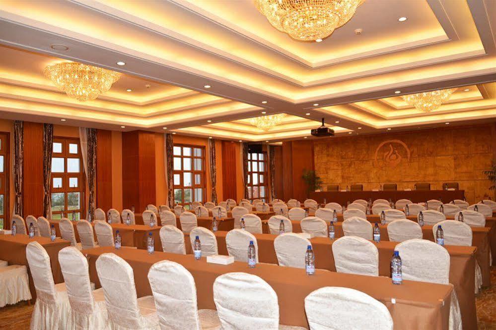 Golden Peacock Resort Hotel Бейра Екстер'єр фото