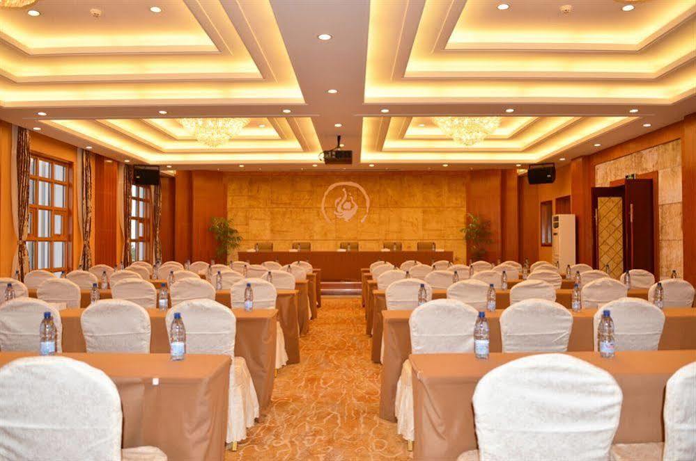 Golden Peacock Resort Hotel Бейра Екстер'єр фото