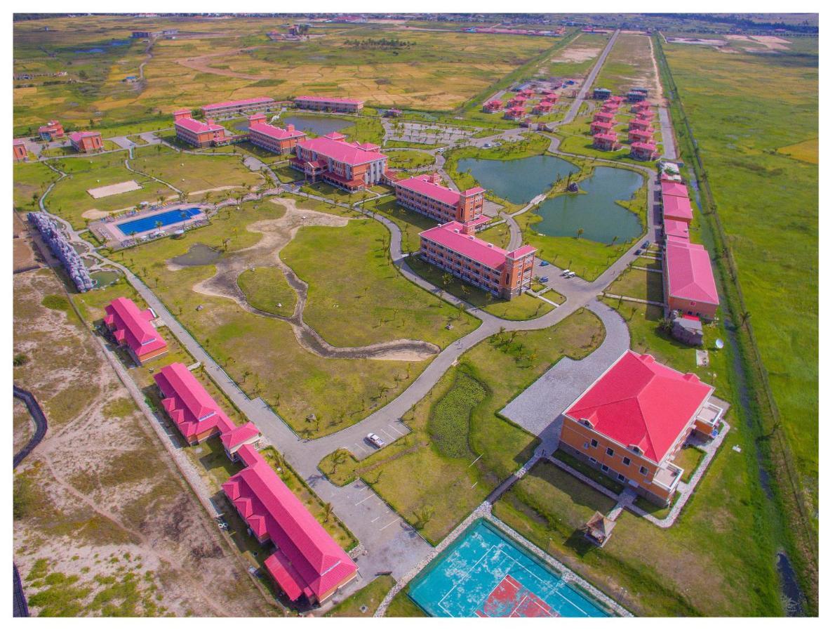 Golden Peacock Resort Hotel Бейра Екстер'єр фото